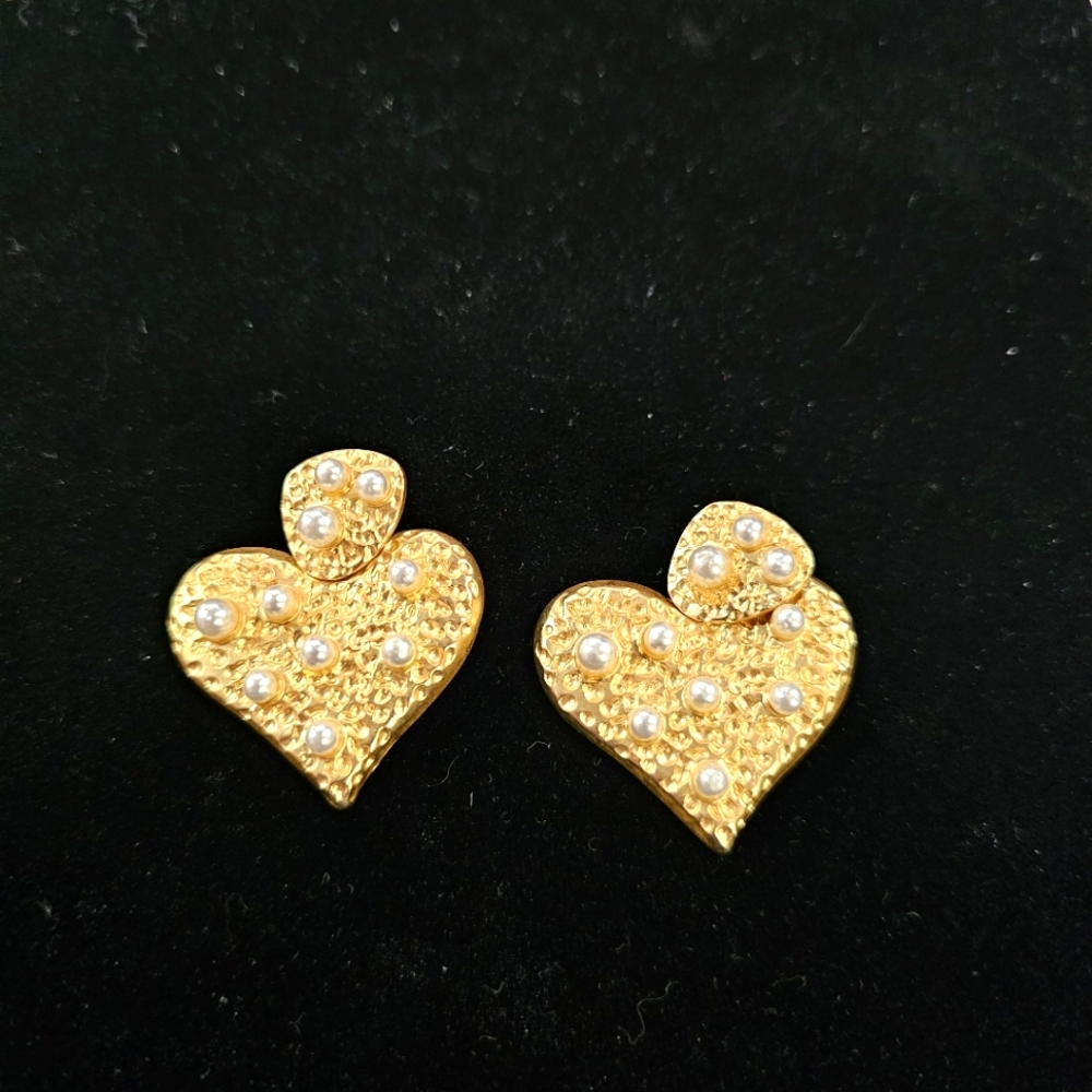 Leandra Heart Earrings